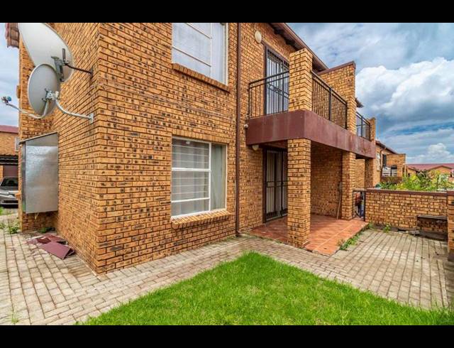 2 BEDROOM APARTMENT FOR SALE IN HONEYDEW